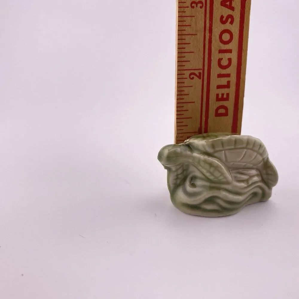 Vintage 1990s Green Sea Turtle figurine from the Wade Whimsies North American